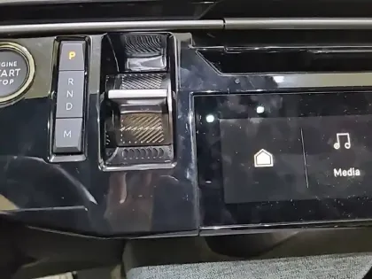 Photo 13 Peugeot 3008  Hybrid 136 e-DCS6