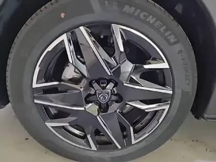 Photo 45 Peugeot 3008  Hybrid 136 e-DCS6