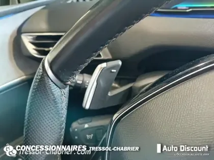 Photo 16 Peugeot 3008  Hybrid 225 e-EAT8 GT