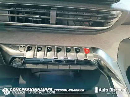 Photo 12 Peugeot 3008  Hybrid 225 e-EAT8 GT