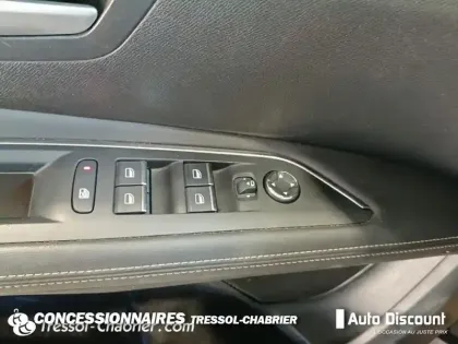 Photo 19 Peugeot 3008  Hybrid 225 e-EAT8 GT