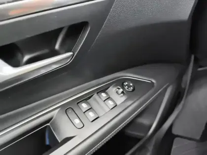 Photo 19 Peugeot 3008  BlueHDi 130ch S&S EAT8 GT Line