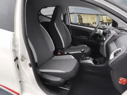 Photo 8 Toyota Aygo  1.0 VVT-i x-play x-app