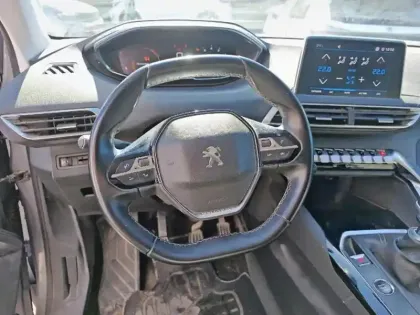 Photo 11 Peugeot 5008  PureTech 130ch S&S BVM6 Allure