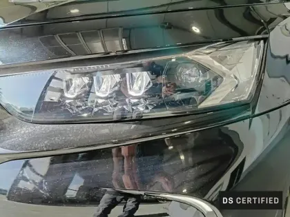 Photo 13 DS DS 7 DS7 Crossback Hybride E-Tense 300 EAT8 4x4 Louvre