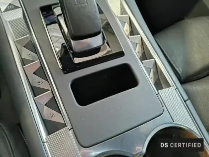 Photo 19 DS DS 7 DS7 Crossback Hybride E-Tense 300 EAT8 4x4 Louvre