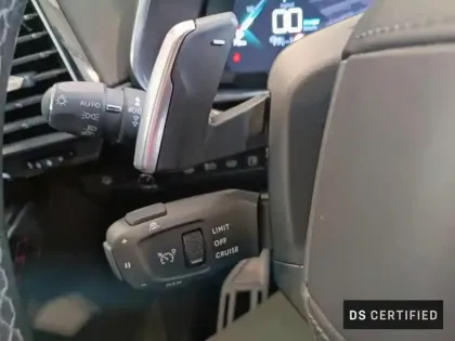 Photo 16 DS DS 7 DS7 Crossback Hybride E-Tense 300 EAT8 4x4 Louvre