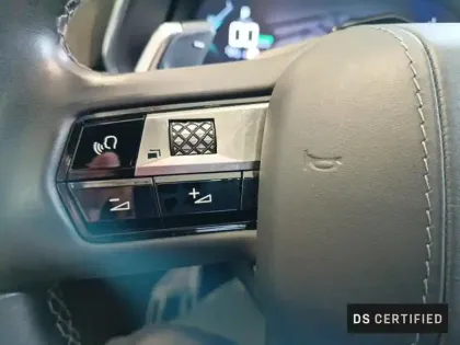 Photo 18 DS DS 7 DS7 Crossback Hybride E-Tense 300 EAT8 4x4 Louvre