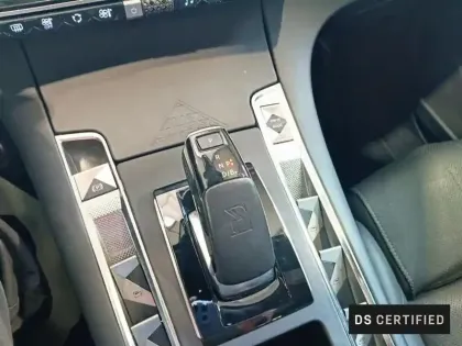 Photo 23 DS DS 7 DS7 Crossback Hybride E-Tense 300 EAT8 4x4 Louvre