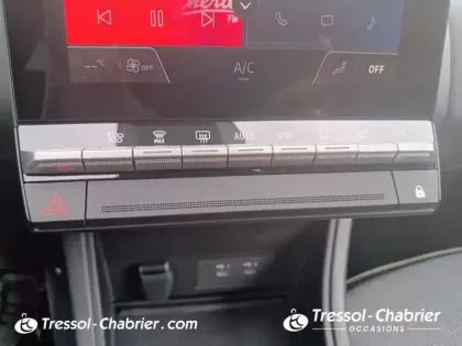 Photo 12 Renault Captur  E-Tech full hybrid 145 Techno