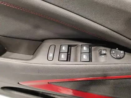 Photo 19 Opel Crossland  1.2 Turbo 110 ch BVM6 GS Line