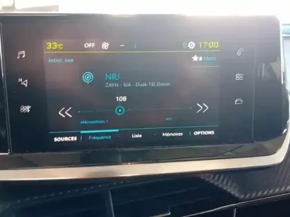 Photo 25 Peugeot 2008  Electrique 136 ch Active