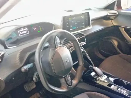 Photo 19 Peugeot 2008  Electrique 136 ch Active