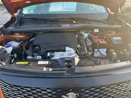 Photo 6 Peugeot 2008  PureTech 100 S&S BVM6 Allure