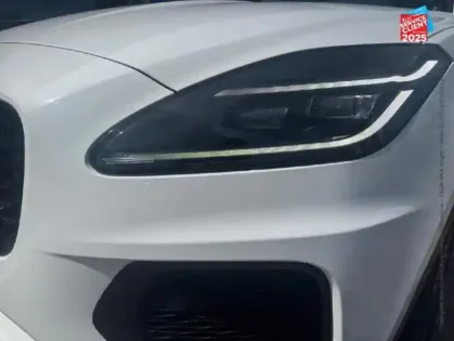 Photo 12 Jaguar E-Pace  P300e PHEV 309ch R-Dynamic HSE