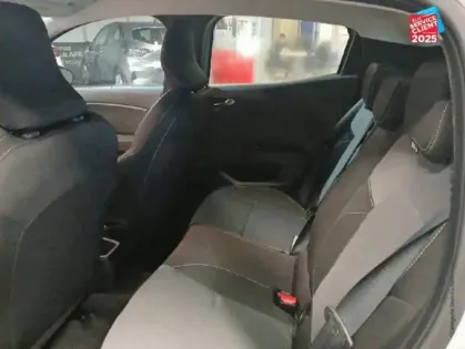 Photo 9 Renault Clio  1.6 E-Tech 145ch full hybrid Evolution - 24