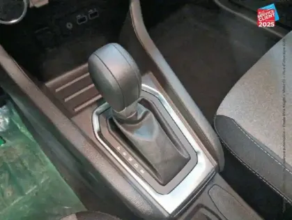 Photo 12 Renault Clio  1.6 E-Tech 145ch full hybrid Evolution - 24