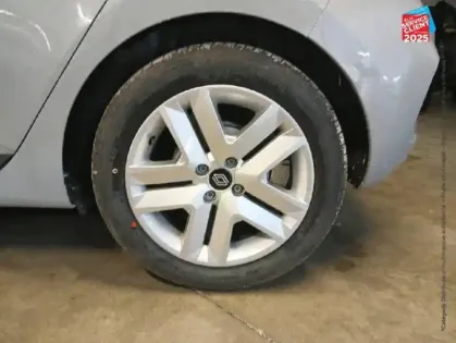 Photo 14 Renault Clio  1.6 E-Tech 145ch full hybrid Evolution - 24