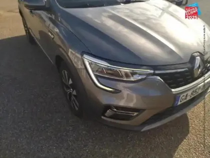 Photo 28 Renault Arkana  1.6 E-Tech 145ch Business GPS Camera