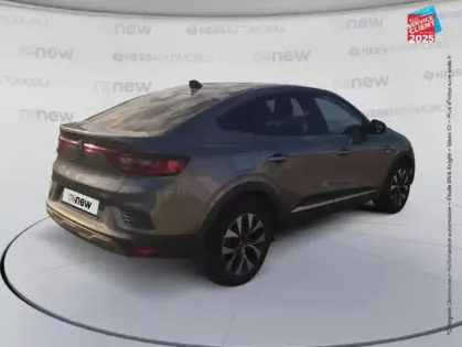 Photo 21 Renault Arkana  1.6 E-Tech 145ch Business GPS Camera