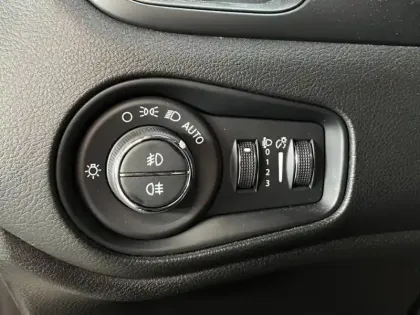 Photo 13 Jeep Renegade  1.5 Turbo T4 130ch MHEV Summit BVR7