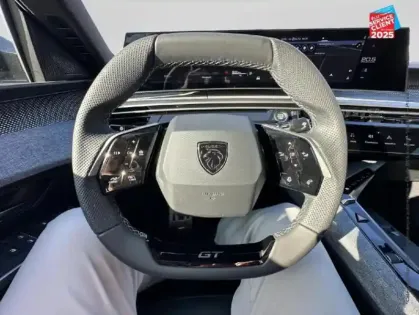 Photo 11 Peugeot 3008  1.2 Hybrid 145ch GT e-DCS6