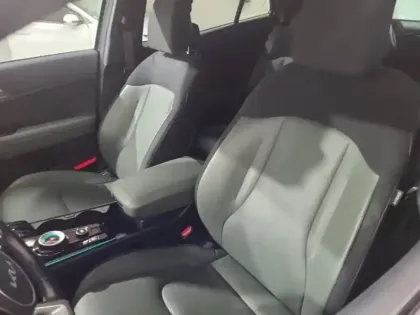 Photo 8 Kia Sportage Gén. V Ph1 Evo 30 Years 5