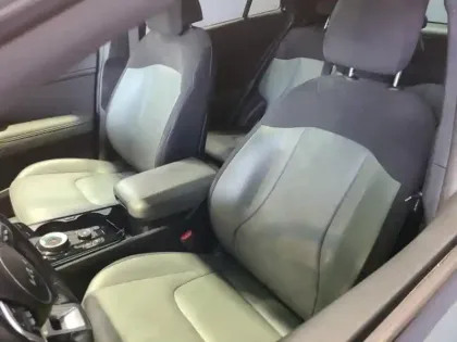 Photo 8 Kia Sportage Gén. V Ph1 Evo 30 Years 5