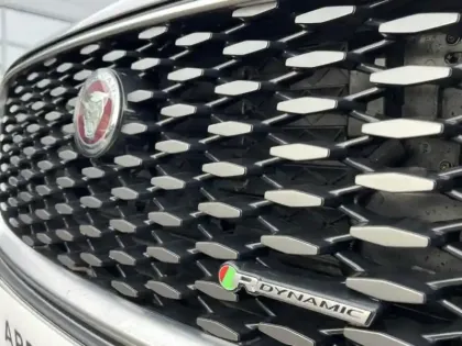 Photo 9 Jaguar F-Pace  P400e Plug-in-Hybrid R-Dynamic S BVA8 AWD