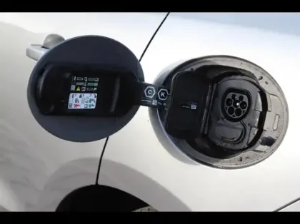 Photo 24 Jaguar F-Pace  P400e Plug-in-Hybrid R-Dynamic S BVA8 AWD
