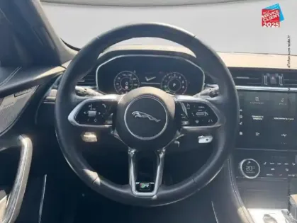 Photo 11 Jaguar F-Pace  P400e Plug-in-Hybrid R-Dynamic SE BVA8 AWD