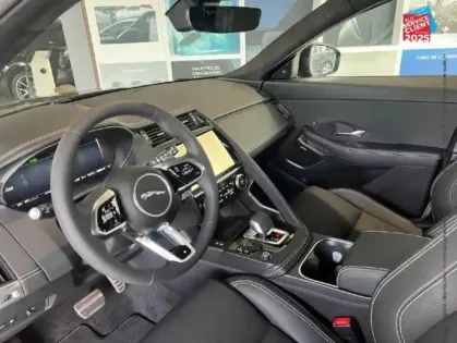 Photo 14 Jaguar E-Pace  P300e PHEV 309ch R-Dynamic HSE