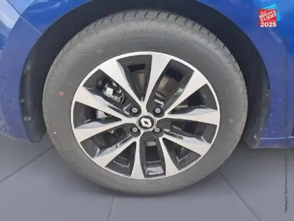 Photo 9 Renault Clio  1.6 E-Tech hybride 145ch Techno Camera GPS