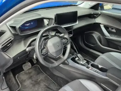 Photo 7 Peugeot 2008  e- 136ch Allure Pack