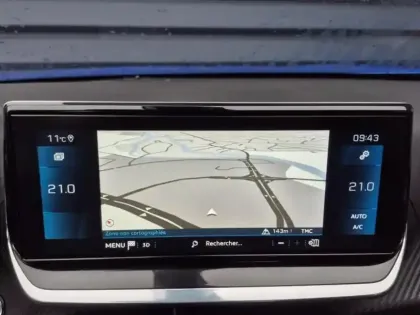 Photo 13 Peugeot 2008  e- 136ch Allure Pack