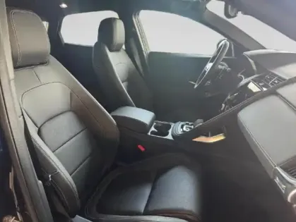 Photo 19 Jaguar E-Pace  P300e PHEV 309ch R-Dynamic SE