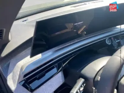 Photo 11 Peugeot 3008  1.2 Hybrid 145ch GT e-DCS6