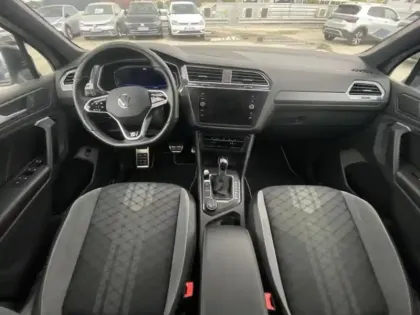Photo 13 Volkswagen Tiguan  2.0 TDI 200ch R-Line 4Motion DSG7