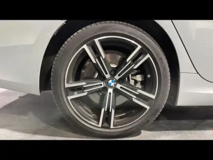 Photo 37 BMW Serie 3 Série 3 330eA 292ch M Sport