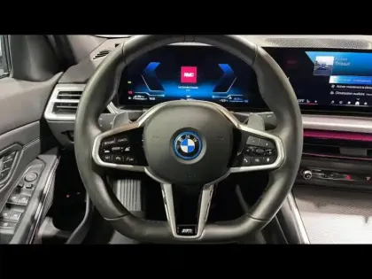 Photo 42 BMW Serie 3 Série 3 330eA 292ch M Sport