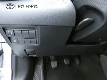 Photo 13 Toyota Yaris 120 VVT-i Design