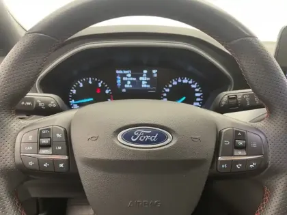 Photo 11 Ford Focus 1.0 Flexifuel E85 Hybrid 125 ch St-Line