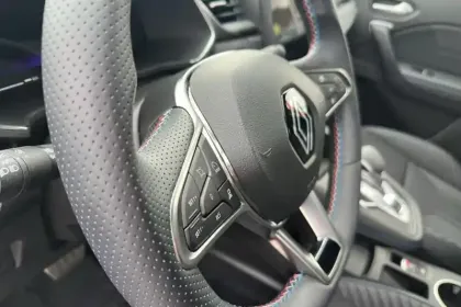 Photo 17 Renault Captur E-Tech full hybrid 145 ch esprit Alpine