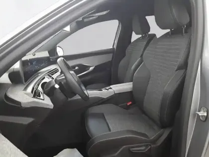 Photo 30 Peugeot 5008  Hybrid 145 e-DCS6