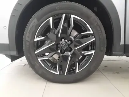 Photo 32 Peugeot 5008  Hybrid 145 e-DCS6
