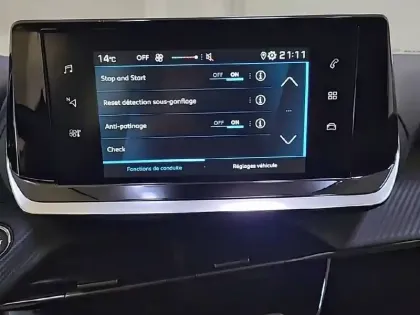 Photo 20 Peugeot 208  BlueHDi 100 S&S BVM6