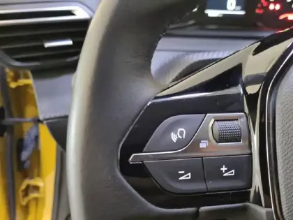 Photo 26 Peugeot 208  BlueHDi 100 S&S BVM6