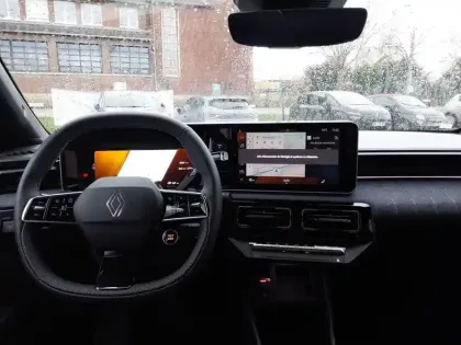 Photo 11 Renault 4 Renault  E-Tech Electrique 150 ch autonomie confort