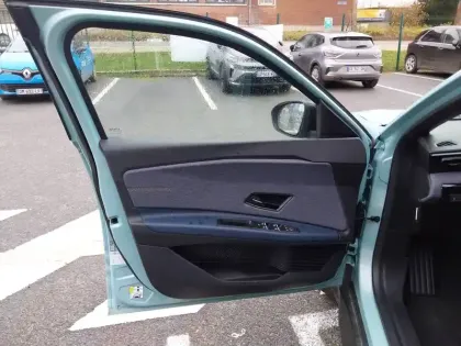 Photo 9 Renault 4 Renault  E-Tech Electrique 150 ch autonomie confort