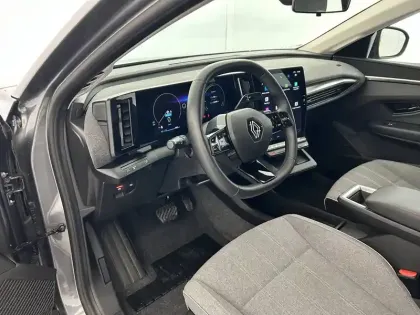 Photo 23 Renault Megane  E-Tech ER EV60 130ch optimum charge